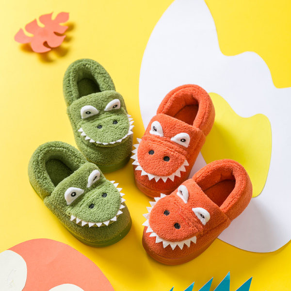 Vaikiškos pūkinės šlepetės su 3D elementu