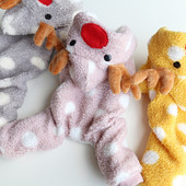 Trojfarebné vianočné oblečenie s jeleňmi a štyrmi nohami 2022 Jesenné a zimné oblečenie pre mačky Oblečenie pre domáce zvieratá Oblečenie pre psov