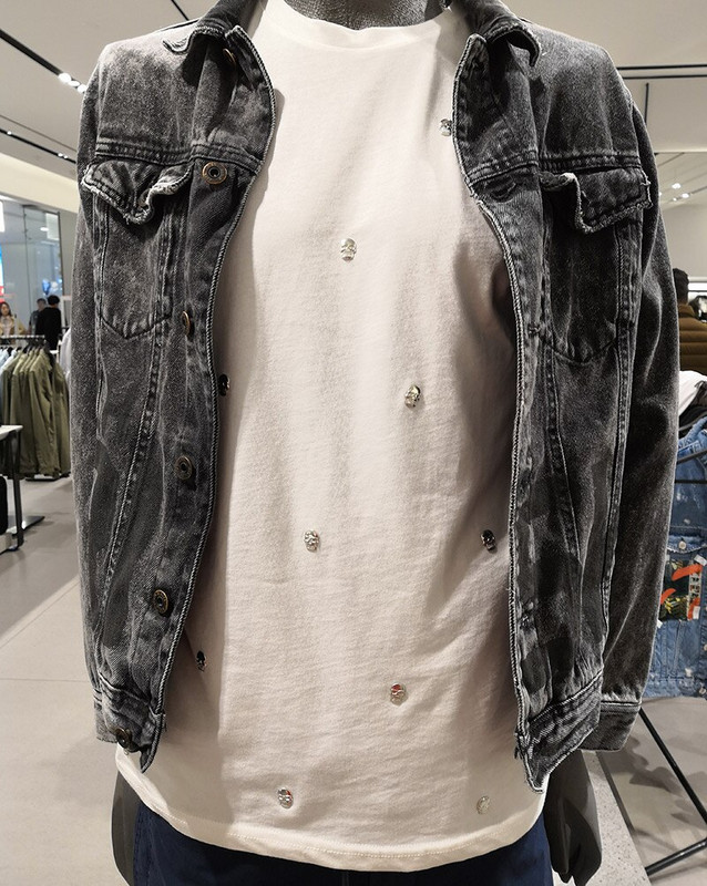 JUNAO 8mm zlaté pyramídové náušnice s hrotmi, plastové štvorcové punkové nity, dekoratívne lepidlo na náušnice, nity na kožené oblečenie, remeslá