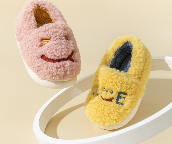 Palus majasussid ja tikandiga sussid poistele mitu mudelit