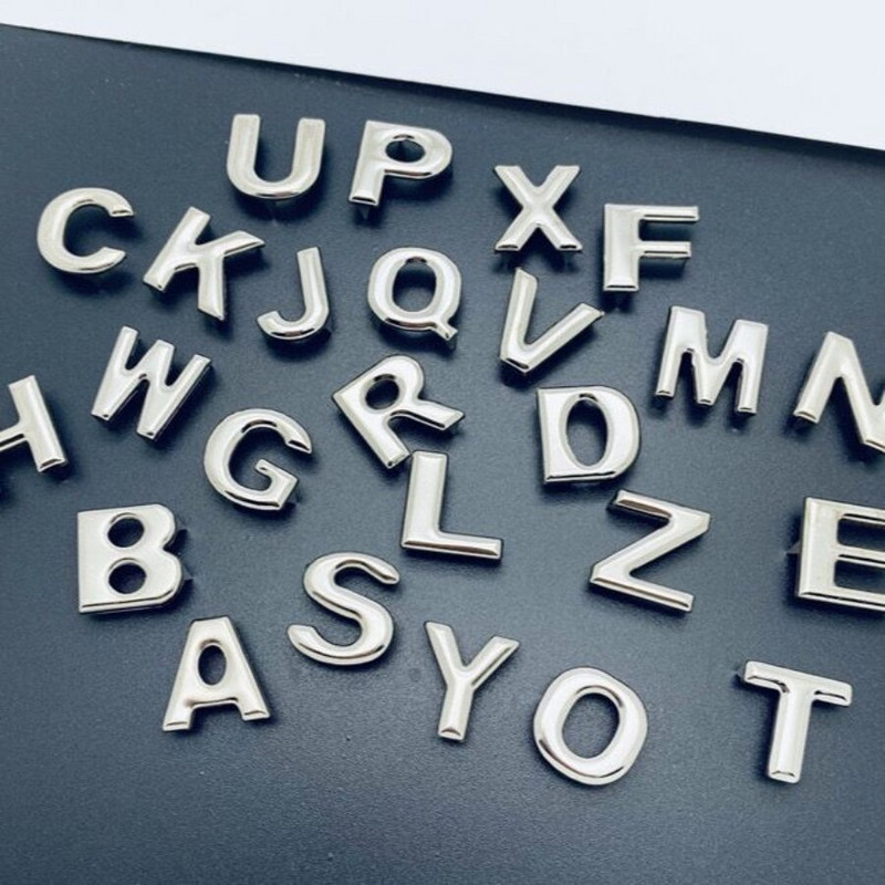 26 ks abecedné odevné nity strieborné kovové kožené remeslá DIY cvočky hroty klince rock punk odev oblečenie šitie dekorácie