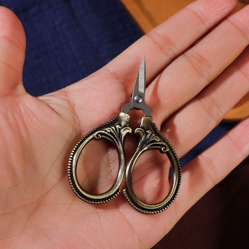 6 cm mini retro vreckové nožnice, starožitné nite, rezačka, vintage vyšívanie, krížikový steh, šitie, nehrdzavejúca oceľ