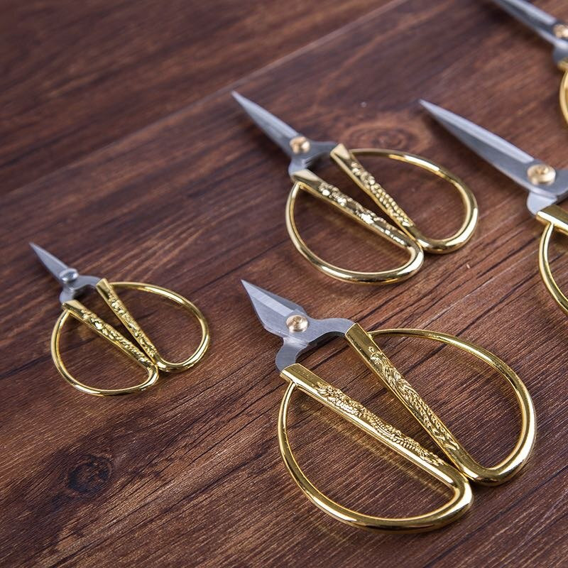 Set de 4 bucăți Foarfece ascuțite din oțel inoxidabil pentru artizanat Foarfece pentru țesături retro europene Zig Zag Instrumente de cusut Foarfece pentru punct de cruce Fire