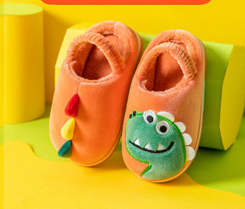 Nou model de papuci de casă pentru copii cu broderie