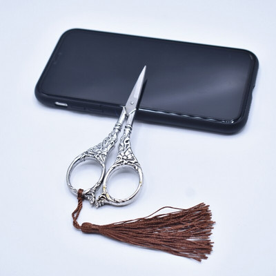 Retro sada nožníc Vintage nožnice Úložná trubica na ihly Šidlo Navliekač nite Náprstok Vyšívacie nite Krajčírske nožnice Šijacie nástroje DIY