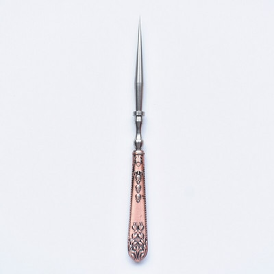 Retro sada nožníc Vintage nožnice Úložná trubica na ihly Šidlo Navliekač nite Náprstok Vyšívacie nite Krajčírske nožnice Šijacie nástroje DIY