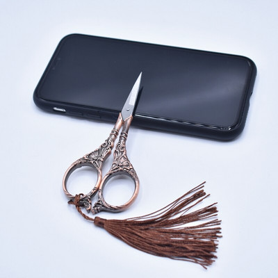 Retro sada nožníc Vintage nožnice Úložná trubica na ihly Šidlo Navliekač nite Náprstok Vyšívacie nite Krajčírske nožnice Šijacie nástroje DIY