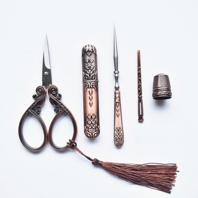 Retro sada nožníc Vintage nožnice Úložná trubica na ihly Šidlo Navliekač nite Náprstok Vyšívacie nite Krajčírske nožnice Šijacie nástroje DIY