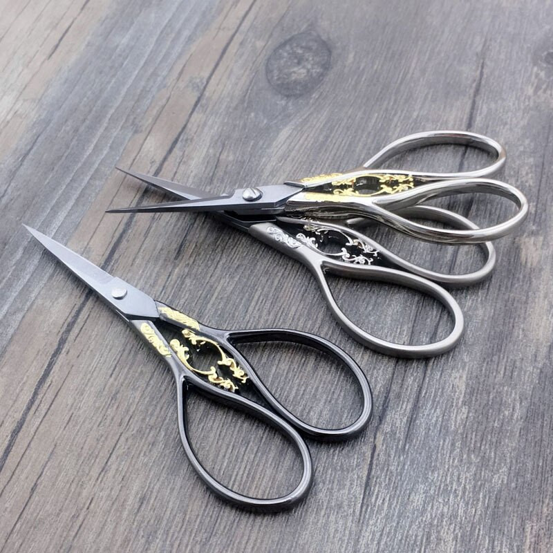 1 tk Euroopa vanaaegsed roostevabast terasest lillekäärid õmbluskäärid DIY tööriistad lillemustritega tikandid käärid