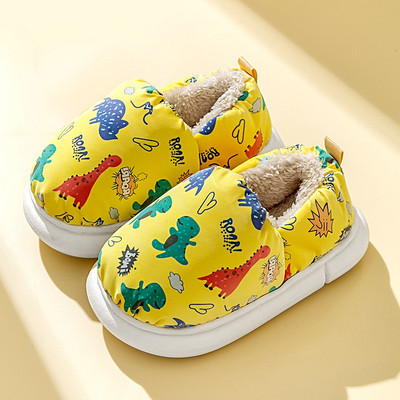 Dječje papuče sa šarenom aplikacijom