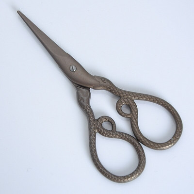 Čínsky dizajn 12 zverokruhu Zlaté retro nožnice Šijacie nástroje z nehrdzavejúcej ocele Remeselné nožnice na šitie krížikového stehu Priadza