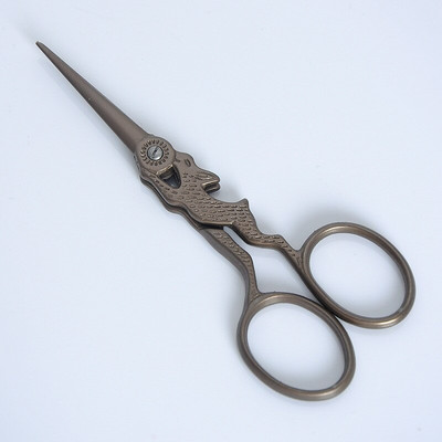 Čínsky dizajn 12 zverokruhu Zlaté retro nožnice Šijacie nástroje z nehrdzavejúcej ocele Remeselné nožnice na šitie krížikového stehu Priadza