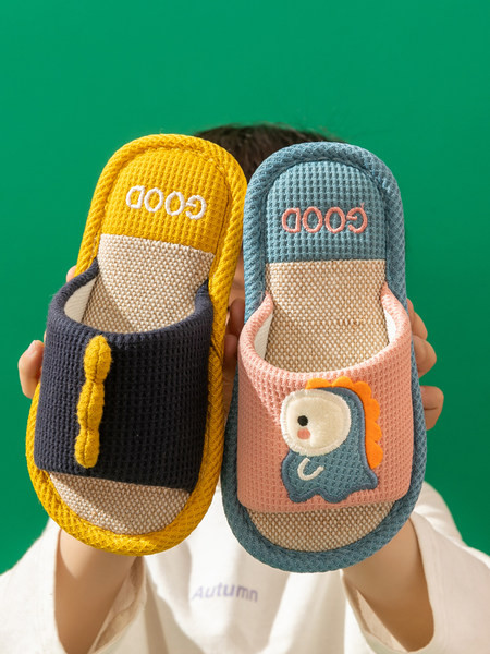 Nový model detských papúč s výšivkou pre chlapcov aj dievčatá