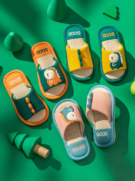 Nový model detských papúč s výšivkou pre chlapcov aj dievčatá