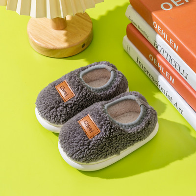 Papuci de puf pentru copii cu logo