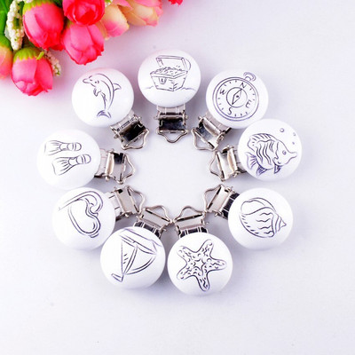 Livrare gratuită 5 bucăți agrafe pentru suzetă pentru bebeluși model suporturi din metal din lemn drăguț accesorii pentru suzetă pentru copii 4,4 x 2,9 cm