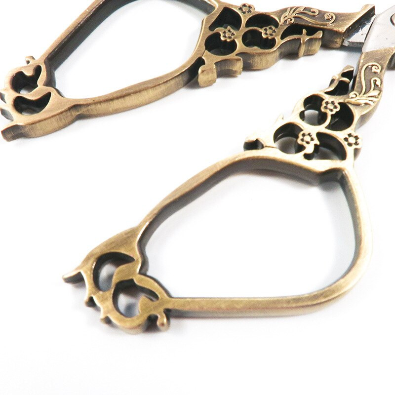 Висококачествена неръждаема стомана Ретро занаятчийски ножици Форма на ваза Златни шивашки ножици Шивашки консумативи Ножици за кръстат бод Прежда