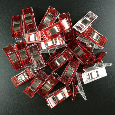 50 ks/balenie klipov, plastových klipov na šitie, pevných klipov na patchwork, remeslá, priehľadných prešívaných prešívaných prikrývok, patchworkových klipov, kovových klipov na odevy.