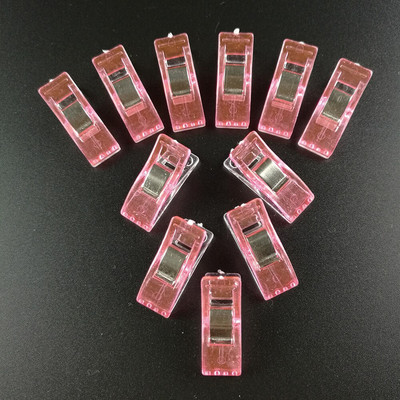 50 ks/balenie klipov, plastových klipov na šitie, pevných klipov na patchwork, remeslá, priehľadných prešívaných prešívaných prikrývok, patchworkových klipov, kovových klipov na odevy.