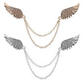 Módna brošňa s kamienkami, detailná dvojitá retiazka s anjelskými krídlami, strapce, oblek, klopa, golier košele, brošňa na pánske doplnky