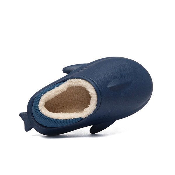 Nový model detských papúč s páperovou podšívkou pre chlapcov