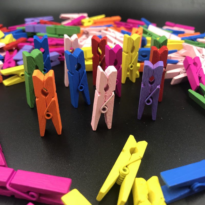 Цветни мини дървени щипки за хартиени дрехи Щипки за занаяти Щипки за хартиени щипки за дрехи за снимки Училищни щипки за офис Парти декорация