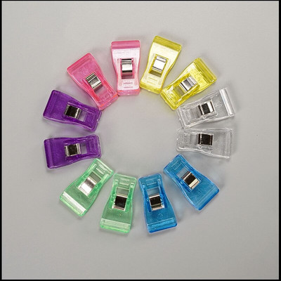 10 ks viacfarebných plastových šijacích sponiek, svorky na látky, patchworkové remeselné spony, prešívacie spony na oblečenie, držiak sponiek na DIY šijacie príslušenstvo