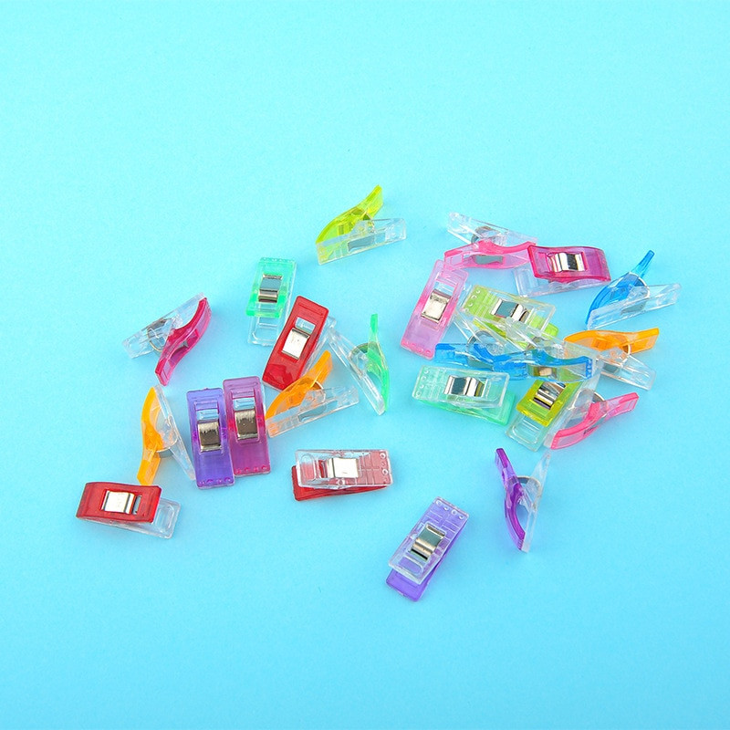 10 ks viacfarebných plastových šijacích sponiek, svorky na látky, patchworkové remeselné spony, prešívacie spony na oblečenie, držiak sponiek na DIY šijacie príslušenstvo