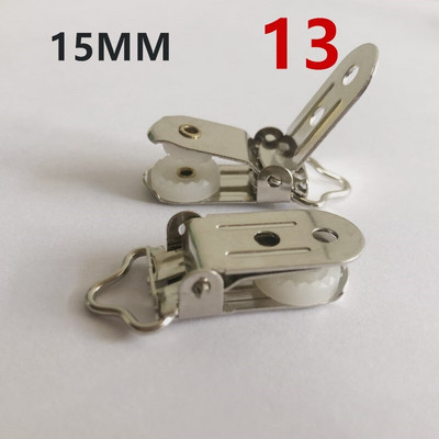 Kovové traky Paci, klipy na cumlík, detské cumlíky, spony, retiazkové príslušenstvo, plastový háčik, 30 ks