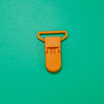 Pomiješajte 20 boja, 5 komada 25 MM razmaka za vrpce Sutoyuen plastične kopče za dudu varalicu MAM duda igračka za lanac držač kopče za naramenice