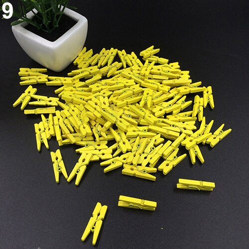 100 tk Mini mitmevärvilised puidust riided, fotopaberipulk, riidenõel, käsitööklambrid