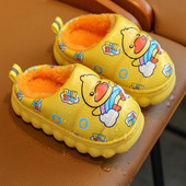 Nový model domácich detských papúč s farebnou aplikáciou