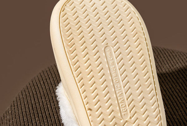 Kummist sussid ja 3D aplikatsiooniga sussid poistele