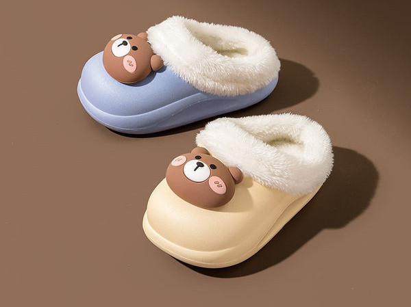 Kummist sussid ja 3D aplikatsiooniga sussid poistele