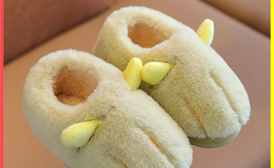 Λούτρινες παντόφλες για κορίτσια