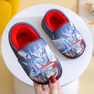 Papuče pre chlapcov s farebnou potlačou