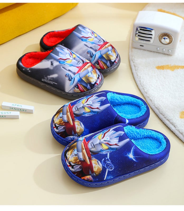 Papuče pre chlapcov s farebnou potlačou