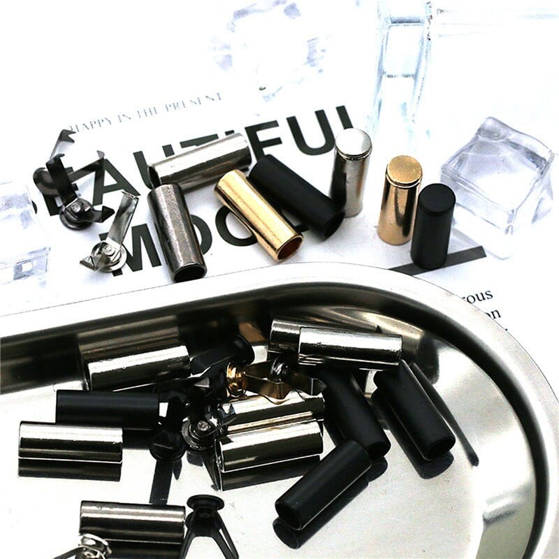 10 sád kovových zátkových šnúr, lanových zámkov zo zliatiny zinku, protišmykových sponiek na valec s patentnou sponou, príslušenstvo 20 mm