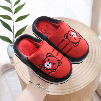 Kućne papuče s vezom i ravnim potplatom