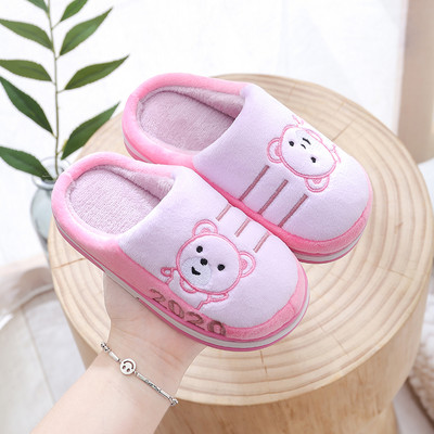 Kućne papuče s vezom i ravnim potplatom