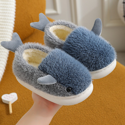 Naujo modelio vaikiškos šlepetės su 3D elementu berniukams ir mergaitėms