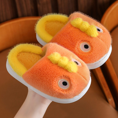 Naujo modelio vaikiškos šlepetės su 3D elementu berniukams ir mergaitėms