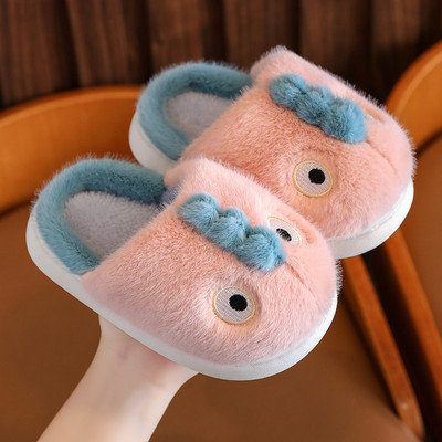 Naujo modelio vaikiškos šlepetės su 3D elementu berniukams ir mergaitėms