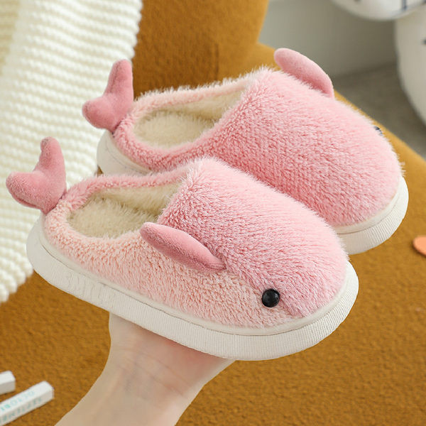 Naujo modelio vaikiškos šlepetės su 3D elementu berniukams ir mergaitėms