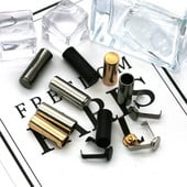 5 sád sťahovacích šnúrok, koncoviek na oblečenie, športové oblečenie, mikina s kapucňou, odnímateľná zliatinová zátka s vekom, šijacie príslušenstvo