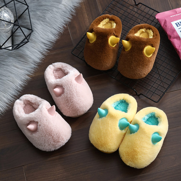 Jesenné a zimné domáce papuče a papuče pre chlapcov