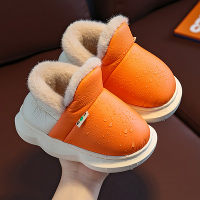 Dječje papuče s puhom podstavom u tri boje