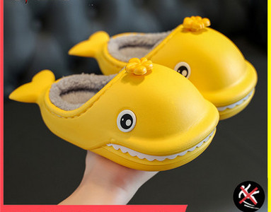 Uut mudelit sulevoodriga laste sussid