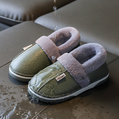 Teplé podšité kožené papuče s nápisom pre chlapcov