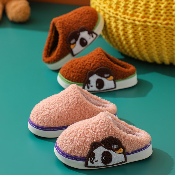 Domáce papuče pre chlapcov s výšivkou